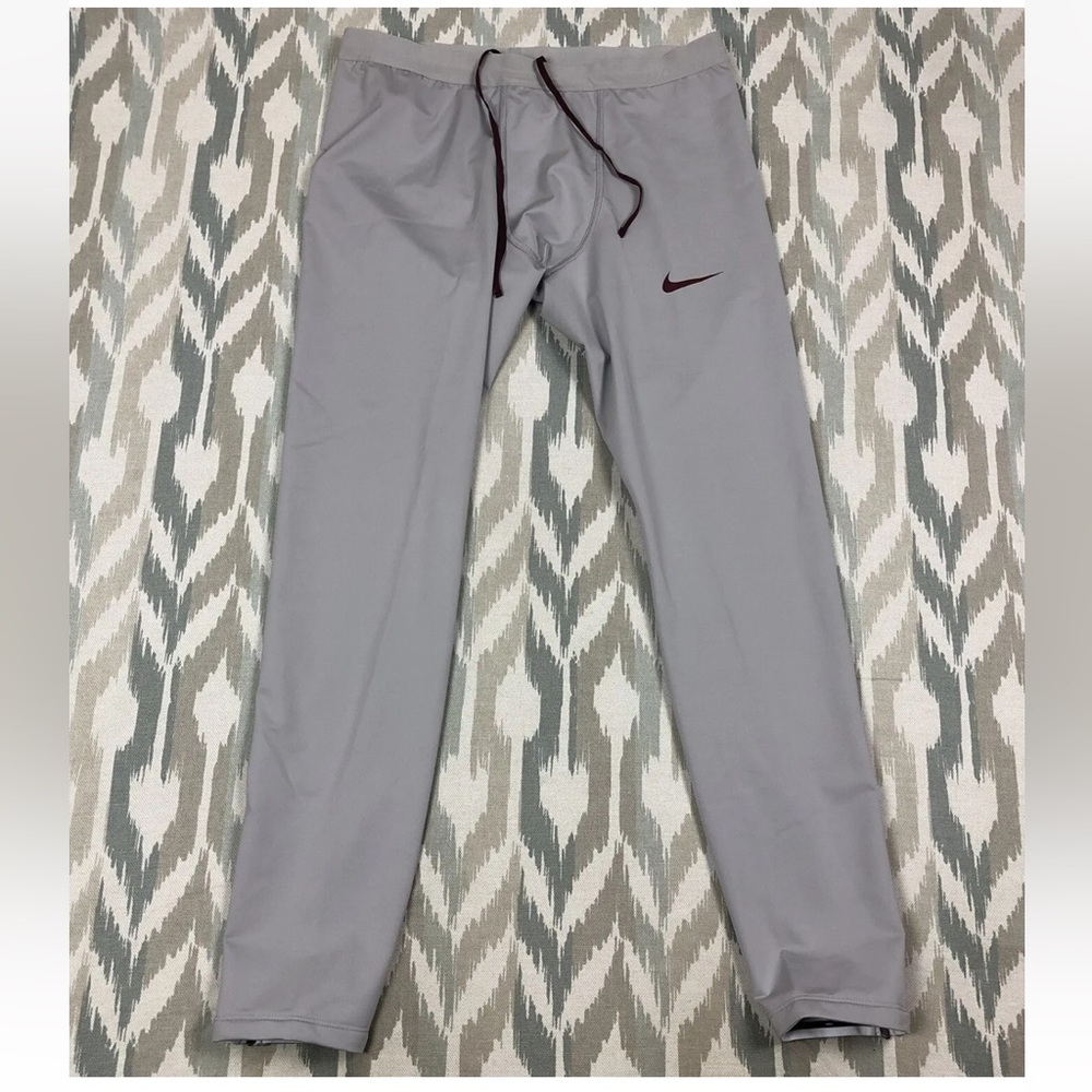 ✔️NIKE TRACK AND FIELD RUNNING TIGHTS NWOT